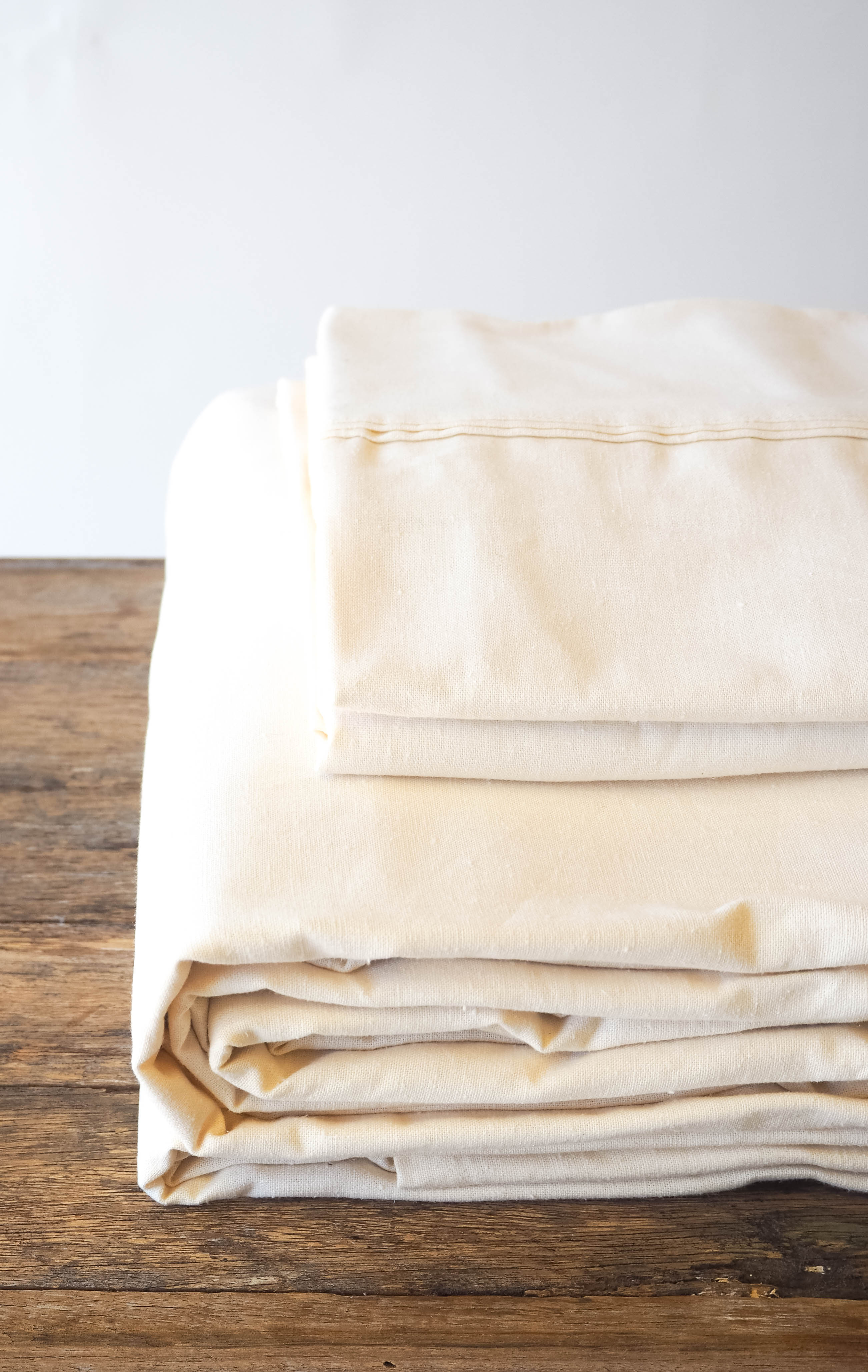 Do You Really Need a Top Sheet? 6 Experts Weigh In Hemp Gallery