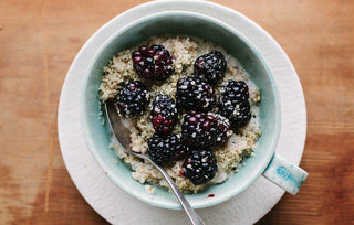 Oats with Blackberries & Hemp Seeds - Hemp Gallery